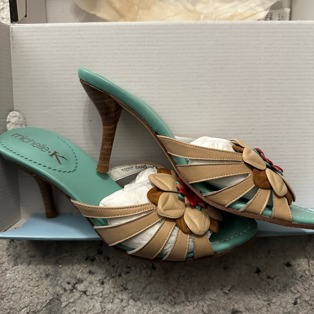 MICHELLE K WOMENS SHOES SANDALS BEIGE/SAND LEATHER SLIDES HEELS SIZE 6.5 - Picture 4 of 8